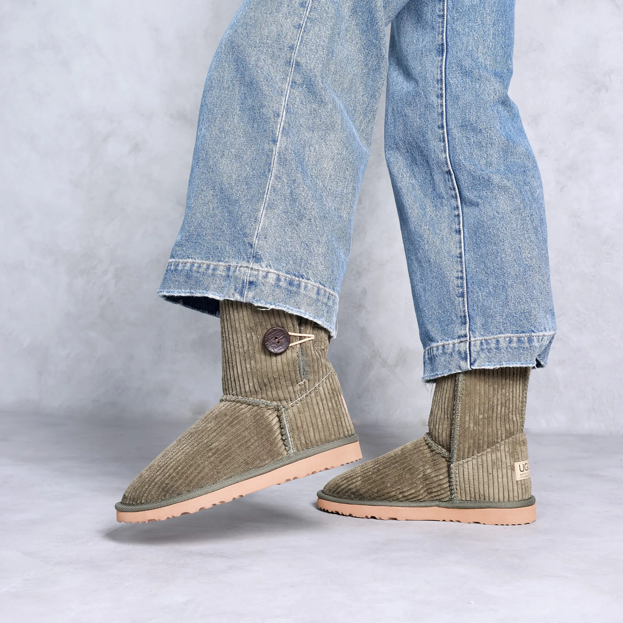 Women's Corduroy Burleigh Button Mid