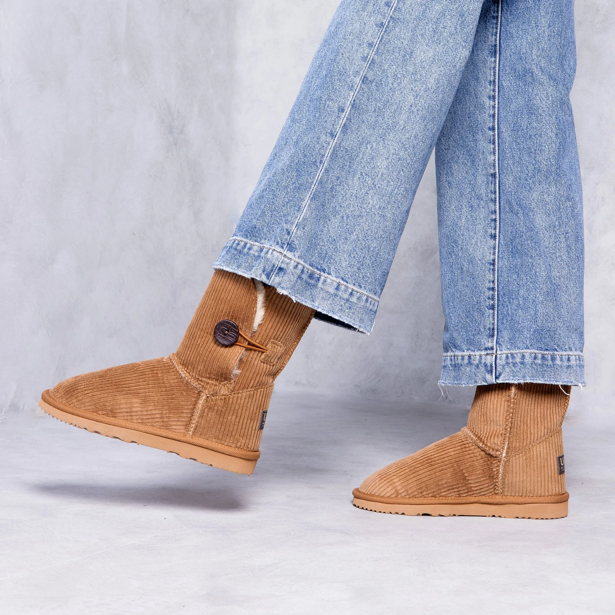 Women's Corduroy Burleigh Button Mid